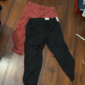 Old Navy Capri Pants lot of two